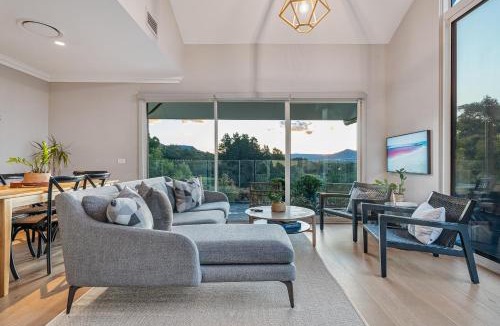 Kangaroo Valley Villa | Ralphies Villa 2 bed 2 bath with Valley views