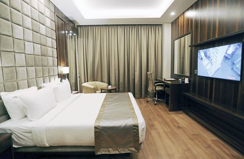 Bistupur Hotel | Ramada by Wyndham Jamshedpur