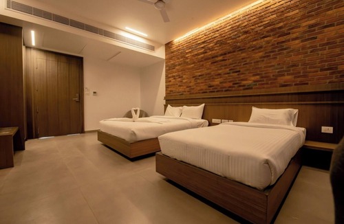 Teynampet Hotel | Rathna Residency