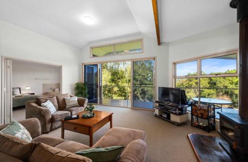 Ravensbourne Ski Chalet | Ravensbourne Escape- Kookaburra Kottage