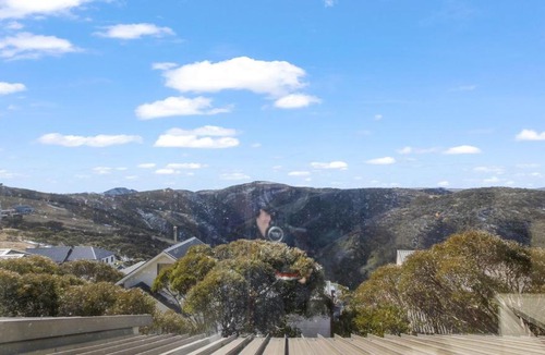 Hotham Heights Apartment | Razorback 5