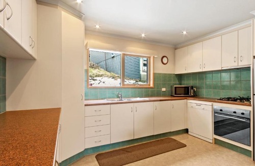 Hotham Heights Apartment | Razorback 7