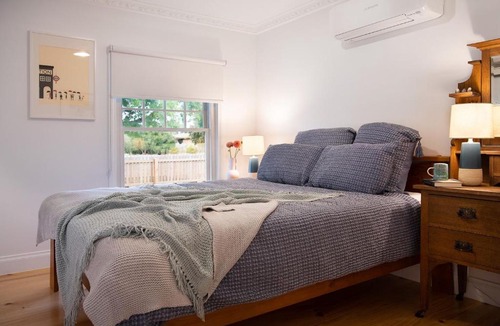 Clunes House | Readers Rest