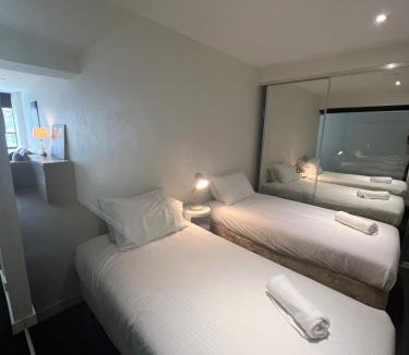 Melbourne Central Business District Apartment | Readyset Apartments on Little Collins