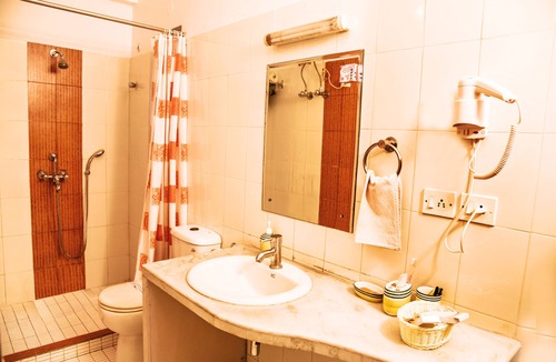 Bhowanipore Bed & Breakfast | Red Arrow Residency
