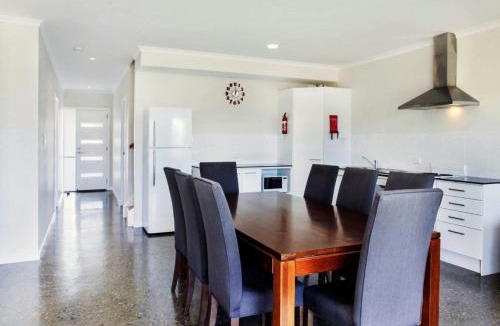 Melville Apartment | Red Door Retreat