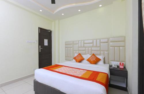 Palavakkam Hotel | Redfox Cinemascope An Apart Hotel