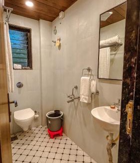 Daund Hotel | Regenta Bharti Resort, Urulikanchan