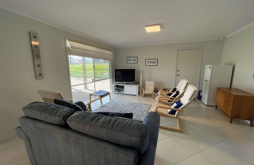 Middleton House | Relax and Unwind with Family and Friends