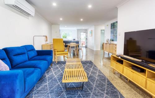 Broadwater House | Relax at 42 Cape View Resort