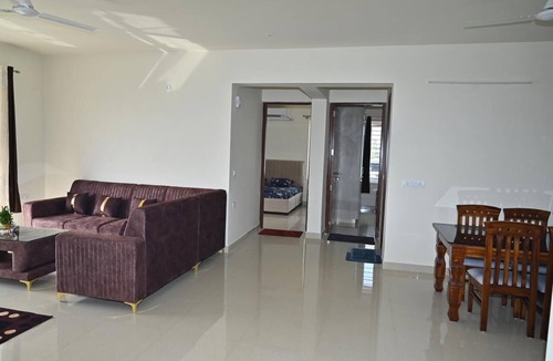 Mysore Apartment | Relax with family at Charming 2bedroom apartmnt with WiFi AC in wonderful Mysore