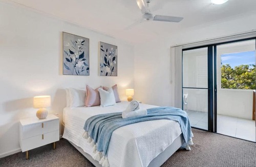 Cairns North Apartment | Relaxed Coastal Charm - A Stylish Resort-style Haven