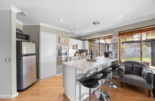 Beldon House | Relaxed Coastal Living with Poolside Bliss - Mullaloo