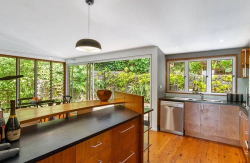 Smithfield House | Relaxed Luxury with Stunning Pyramid Views & Private Pool