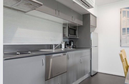 Batehaven Apartment | Relaxing Coastal unit in Batehaven