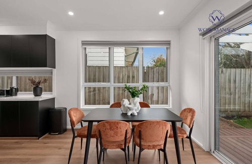 Sunshine House | Relaxing Modern 4B3B Family Home Sleep 8 | Parking
