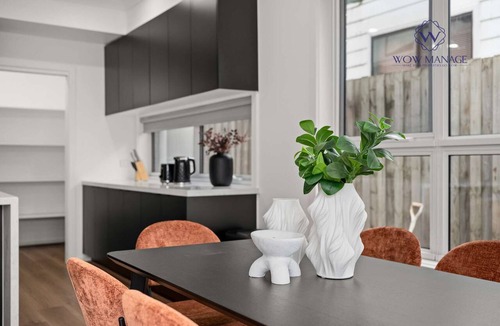 Sunshine House | Relaxing Modern 4B3B Family Home Sleep 8 | Parking