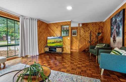 Bright Villa | Remys Retreat