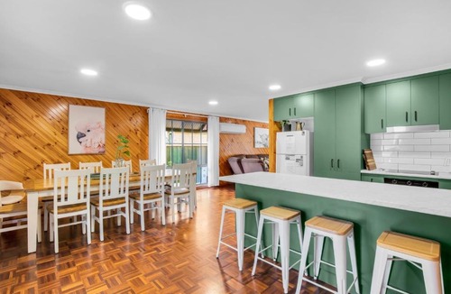 Bright Villa | Remys Retreat
