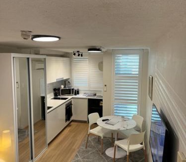 Surry Hills Apartment | Renovated Central Studio w pool & just off Oxford St