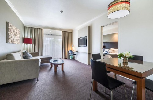 Darwin City Centre Apartment | Resort Style Getaway with King Bed Pool and Balcony