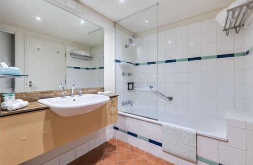 Darwin City Centre Apartment | Resort Style Getaway with King Bed Pool and Balcony
