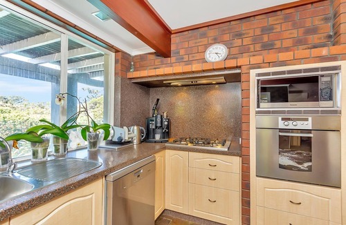 Joondalup House | Resort-Style Home in quiet location. Stunning 5 bedroom home