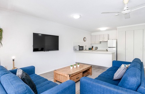 Torquay Apartment | Resort-Style Stay with Balcony & Garage Parking