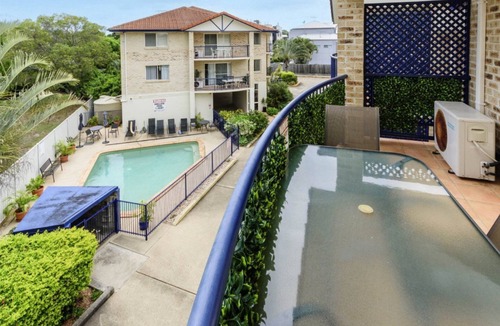 Bellara Apartment | Resort Style Unit Across from the Water