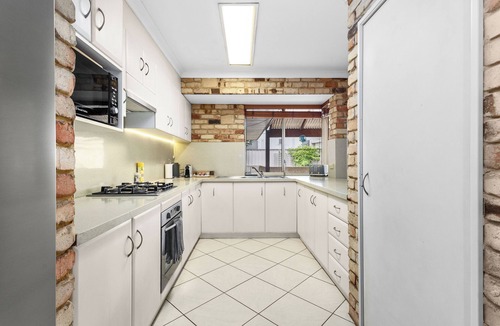 Bayswater House | Rest & River Ease – A Sepal Stay is a calm, comfortable Bayswater home designed for easy living, close to transport, parks, and Perth’s eastern corridor. Walking distance to the amazing river front .