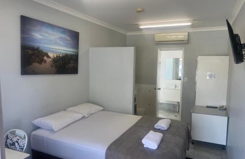 Broadwater Hotel | Restawile Motel