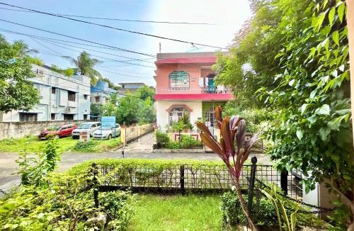 Sector II House | Retro Style 2BHK near Salt Lake Sector 5 Metro Station