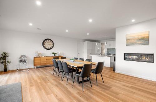 Rhyll House | Rhyll View