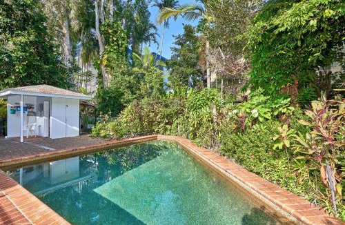 Clifton Beach Apartment | Ribbons Beachfront 2 Bedroom Apartment 4