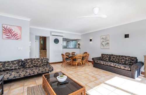 Clifton Beach Apartment | Ribbons Beachfront 2 Bedroom Apartment 4