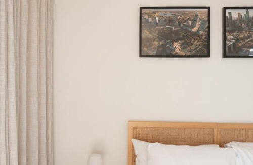 Richmond North Apartment | Richmond Penthouse Modern Apt with City Views