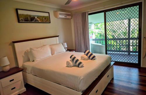 Tewantin Apartment | River front views
