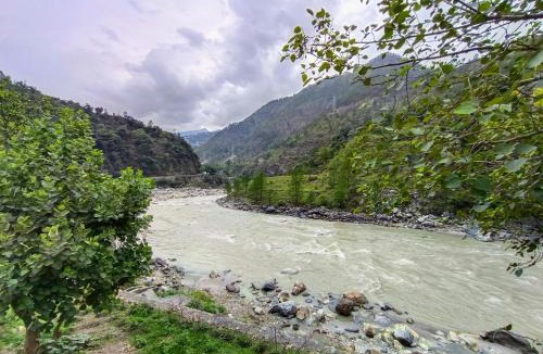 Chamoli House | River Valley Retreat