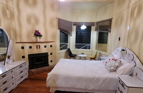 Tacoma House | Riverfront 5 bedroom house in central coast