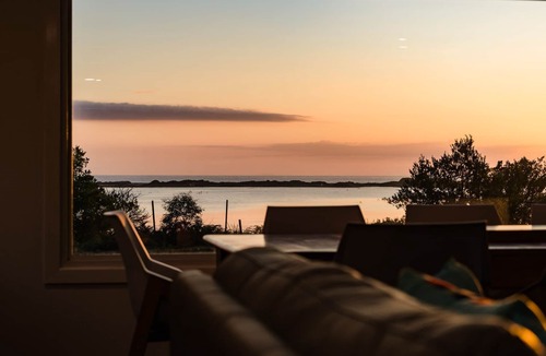 Bridport House | Riverfront Seclusion with Direct Access To Beach