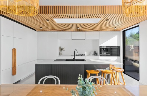 Barwon Heads House | Riverhaus Luxe Barwon Heads Retreat with Fireplace