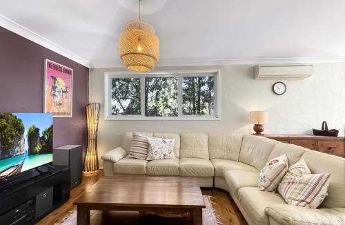Mossy Point House | Riverside 3-Bed Townhouse with Spacious Deck