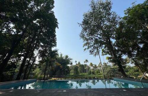 Denkanikota House | Riverside Private Pool Villa in Kochi - Ohstayz Whispering Grove