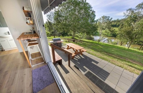 Pine Mountain House | 'Riverside Retreat' Farm stay on the river