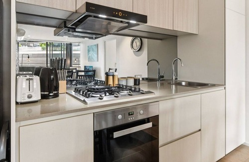 Docklands Apartment | Riverside Views Melbourne - WiFi-Netflix