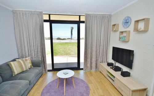 Kalbarri Apartment | Riverview Holiday Waterfront Apt 19 - Ground Floor- Kalbarri WA