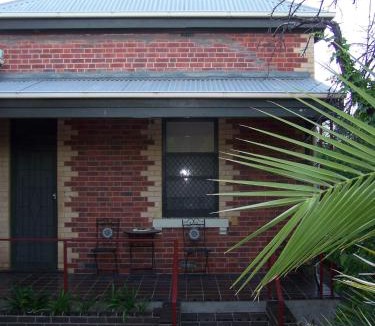 Maryborough Bed & Breakfast | RJ's Bed & Breakfast
