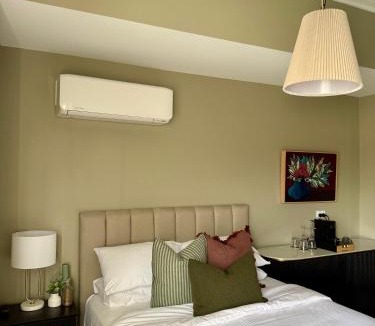 Robertson Hotel | Robertson Public House and Kitchen
