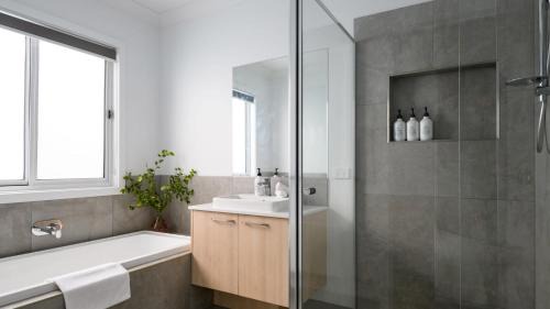 Trentham House | Rock Cottage