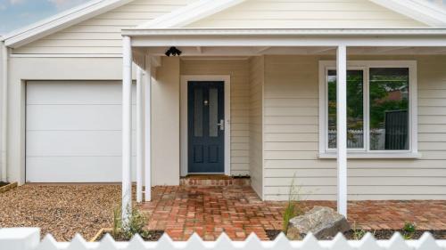 Trentham House | Rock Cottage